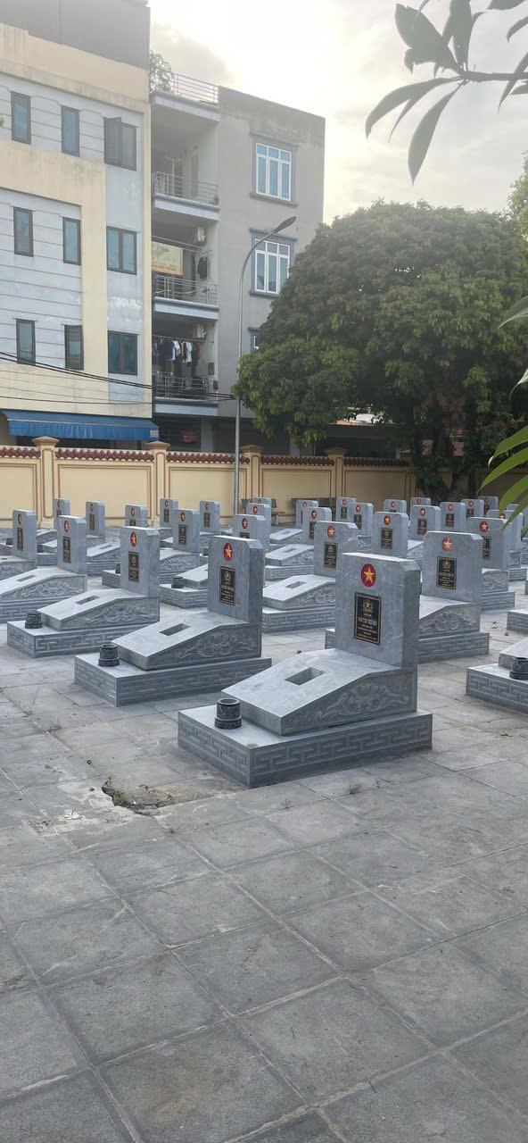 Mộ Thờ - Mẫu 20