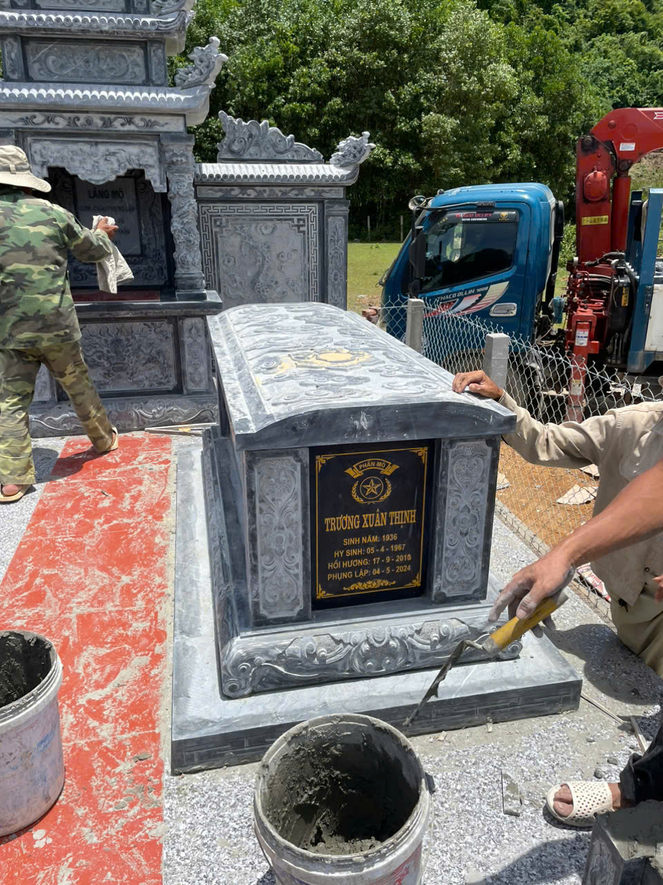 Mộ Thờ - Mẫu 22