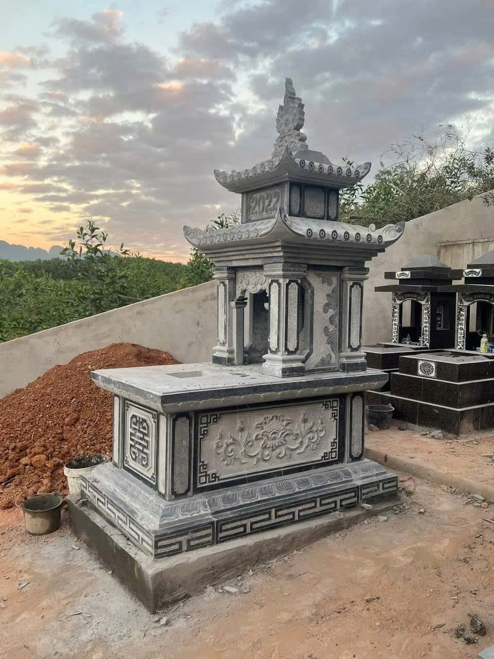 Mộ Thờ - Mẫu 3