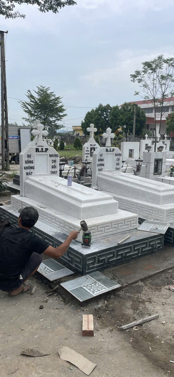 Mộ Thờ - Mẫu 7