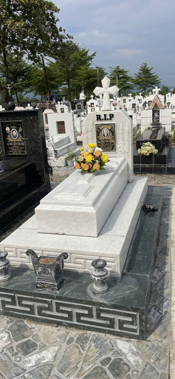 Mộ Thờ - Mẫu 22