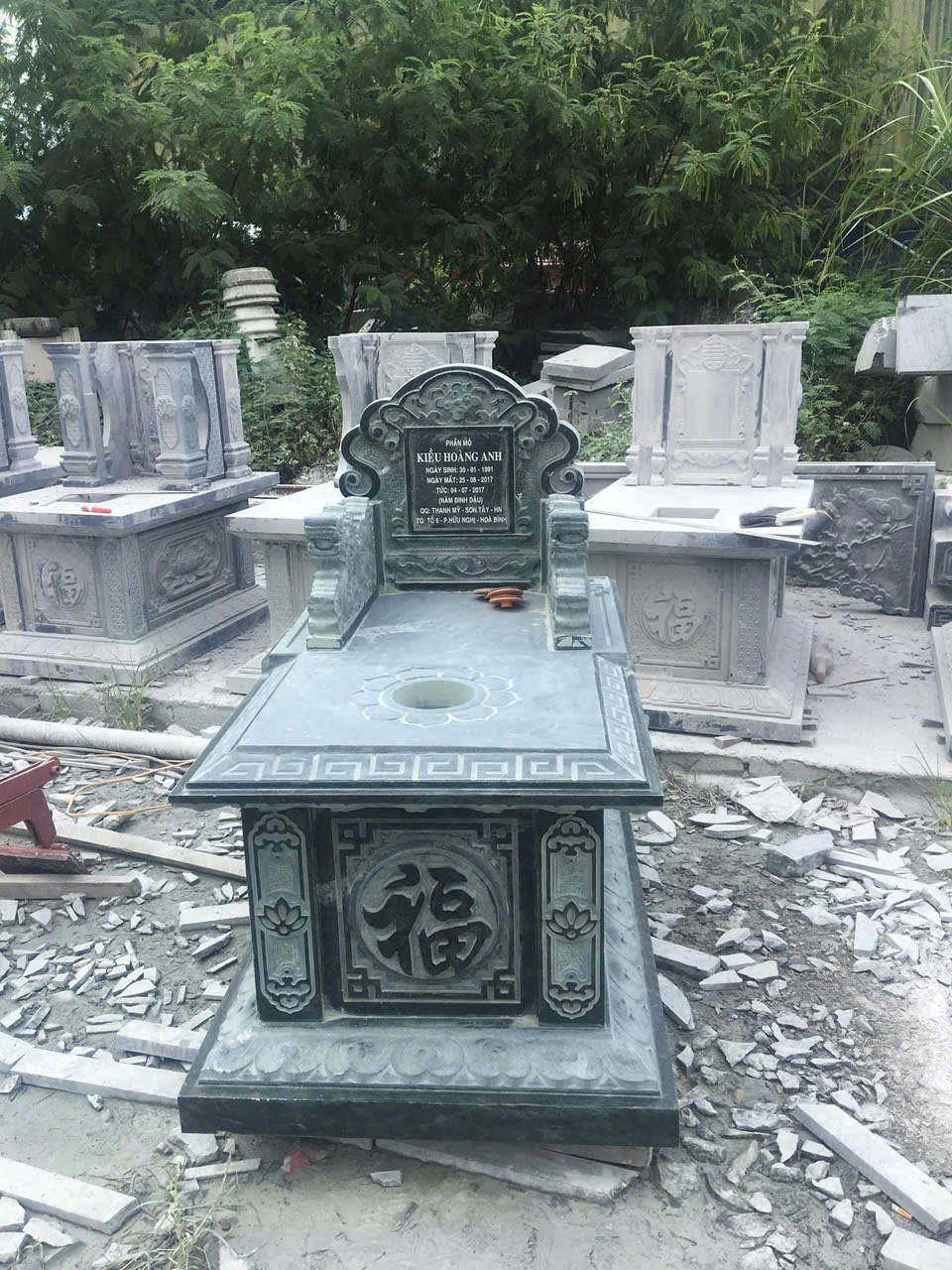 Lăng cánh đá - Mẫu 3